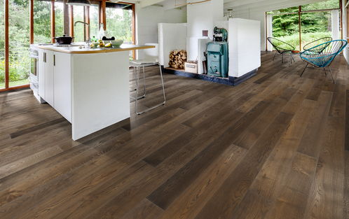 单拼经典V槽芬兰Karelia三层实木地板与软木地板 得高健康家居的品质之选